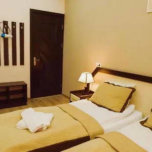 https://guest-house-leonidze.alltbilisihotels.com